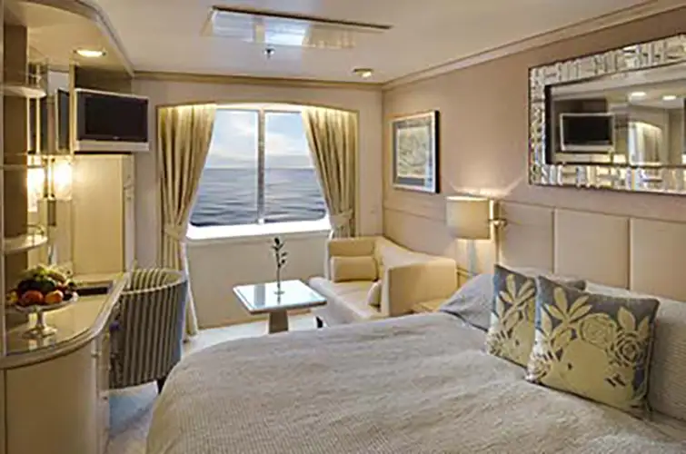 C1 Deluxe Window Stateroom
