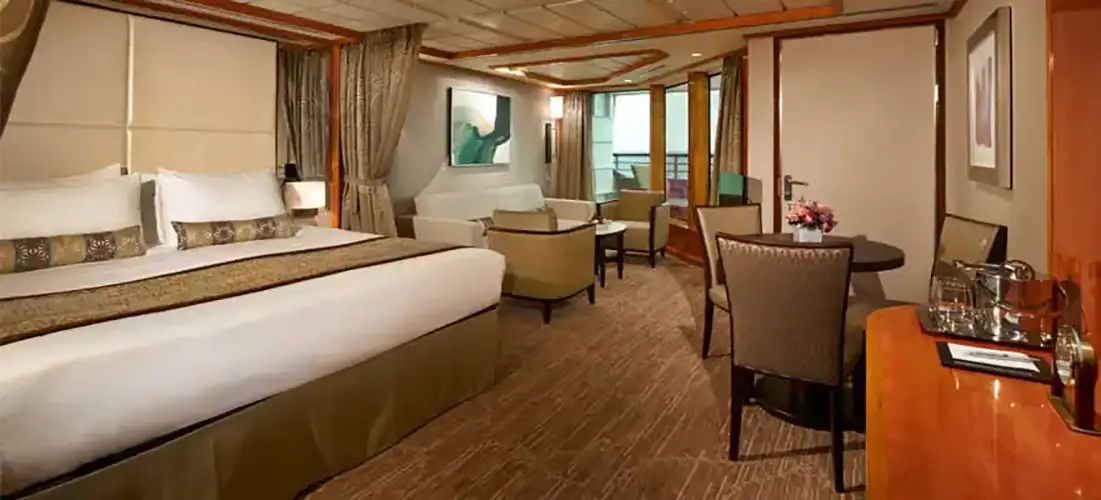 norwegian-cruise-line-norwegian-dawn-suite-sd.webp